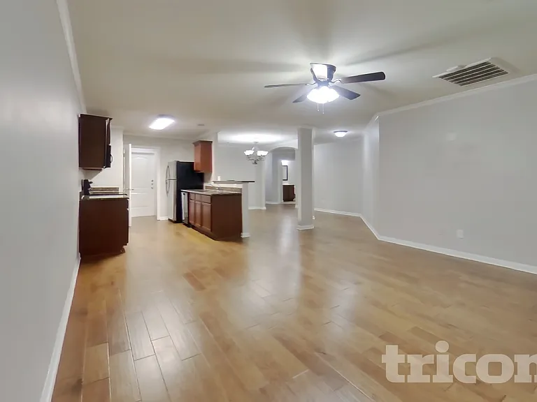 22719 Klingamans Way — Photo 2