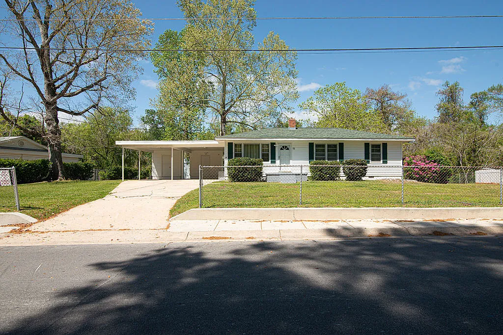15 Dewitt St — Photo 2