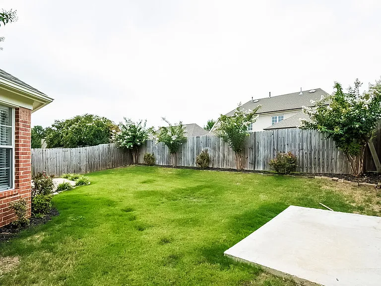 4313 Genevieve Dr — Photo 14