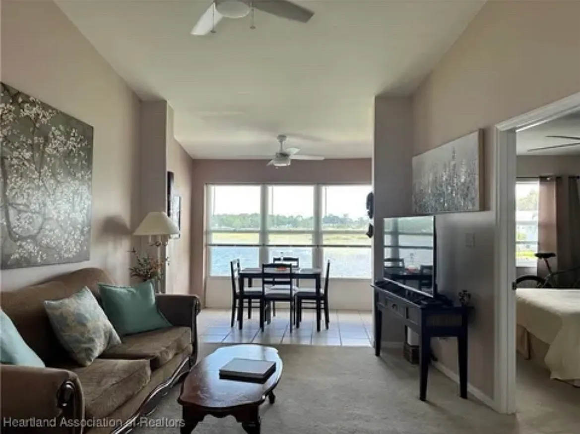 2 bed, 1200 sqft, $1,300 — Photo 4