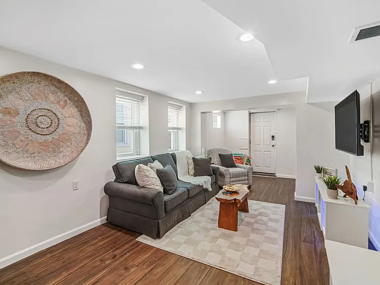 105 N New Haven Ave #1 — Photo 13