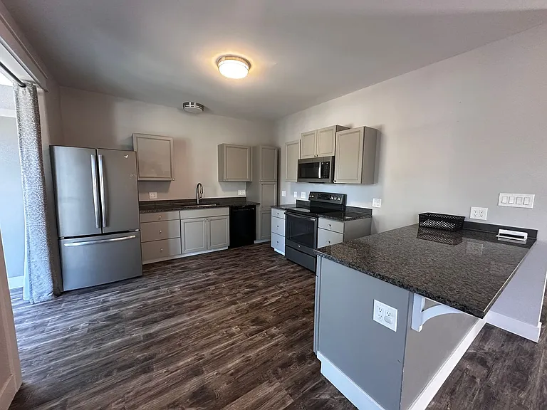 243 & 245 N Thorpe St — Photo 5
