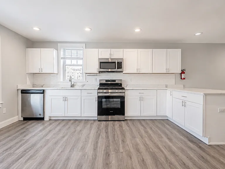 35 2nd St #1 — Photo 3
