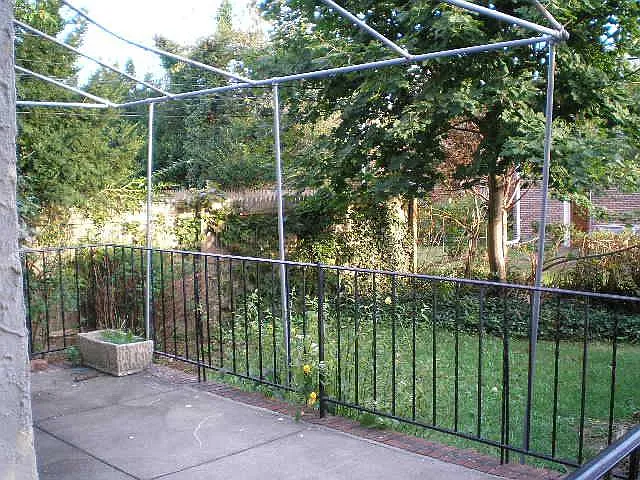 E Beech St — Photo 7