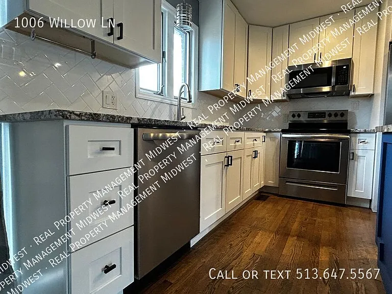 1006 Willow Ln — Photo 4