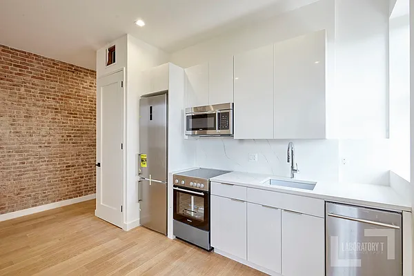 Rented by Keller Williams NYC | media 17
