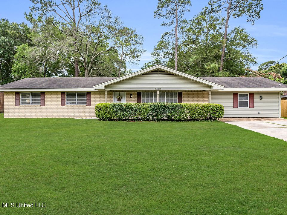 1st image of 2505 Shady Ln