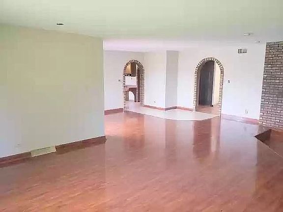 2nd image of 248 Eagle Ct
