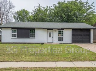 930 Briarwood Dr, Lewisville, TX 75067