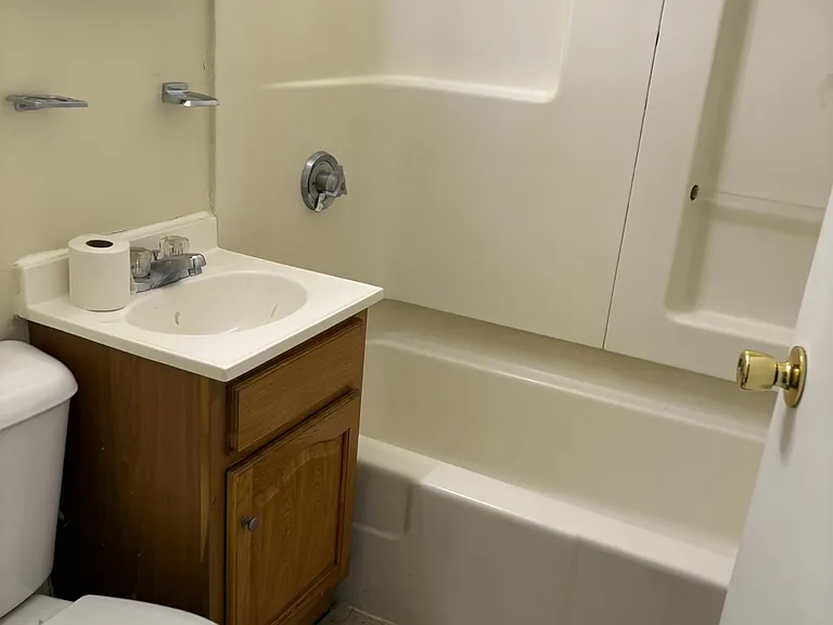 35 Fairmount Place Apartments — Photo 1