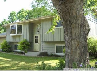 1004 Oakwood Ter, Champlin, MN 55316