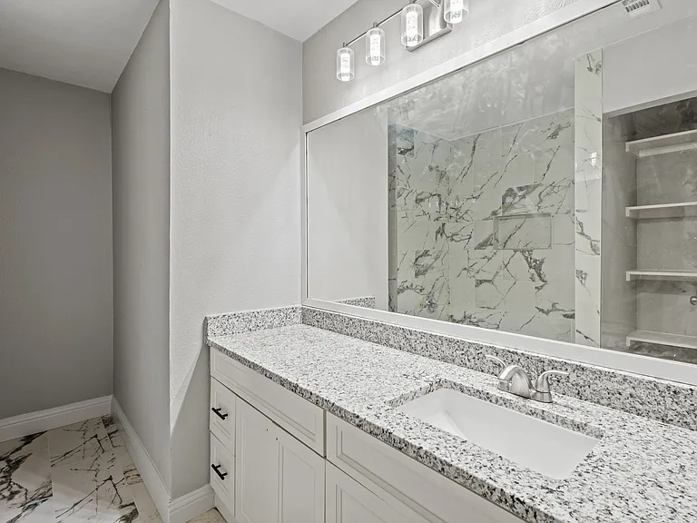 3939 Branch Hollow Dr — Photo 9