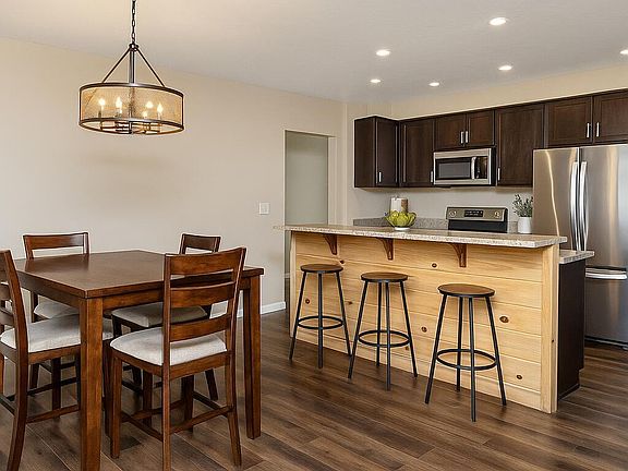 4th image of 318 E PINAL Street