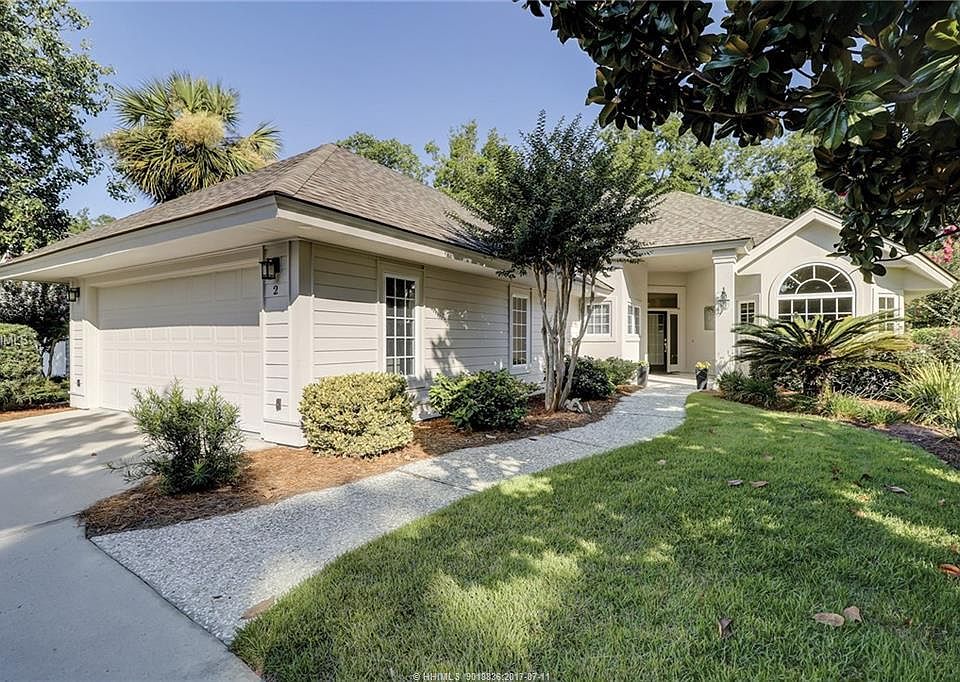 1st image of 2 Royal Pointe Dr