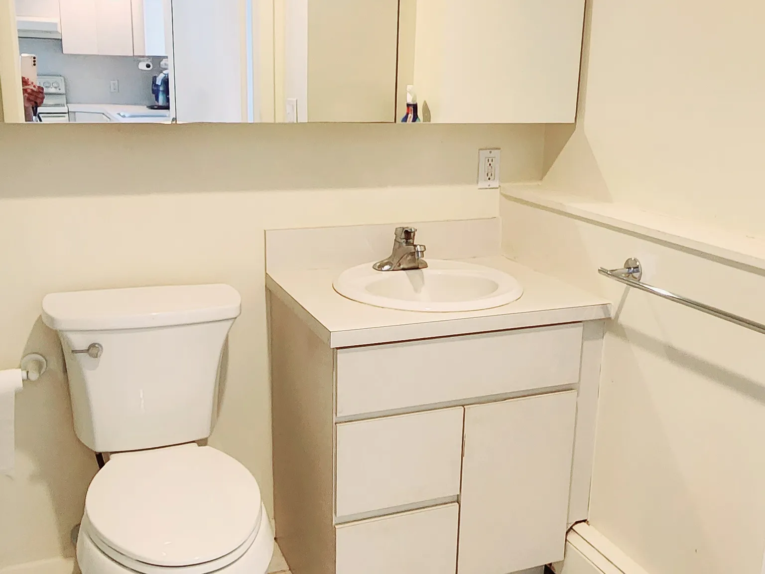 1 bed, $2,400 — Photo 3