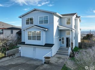 3234 Belvidere Ave SW, Seattle, WA 98126