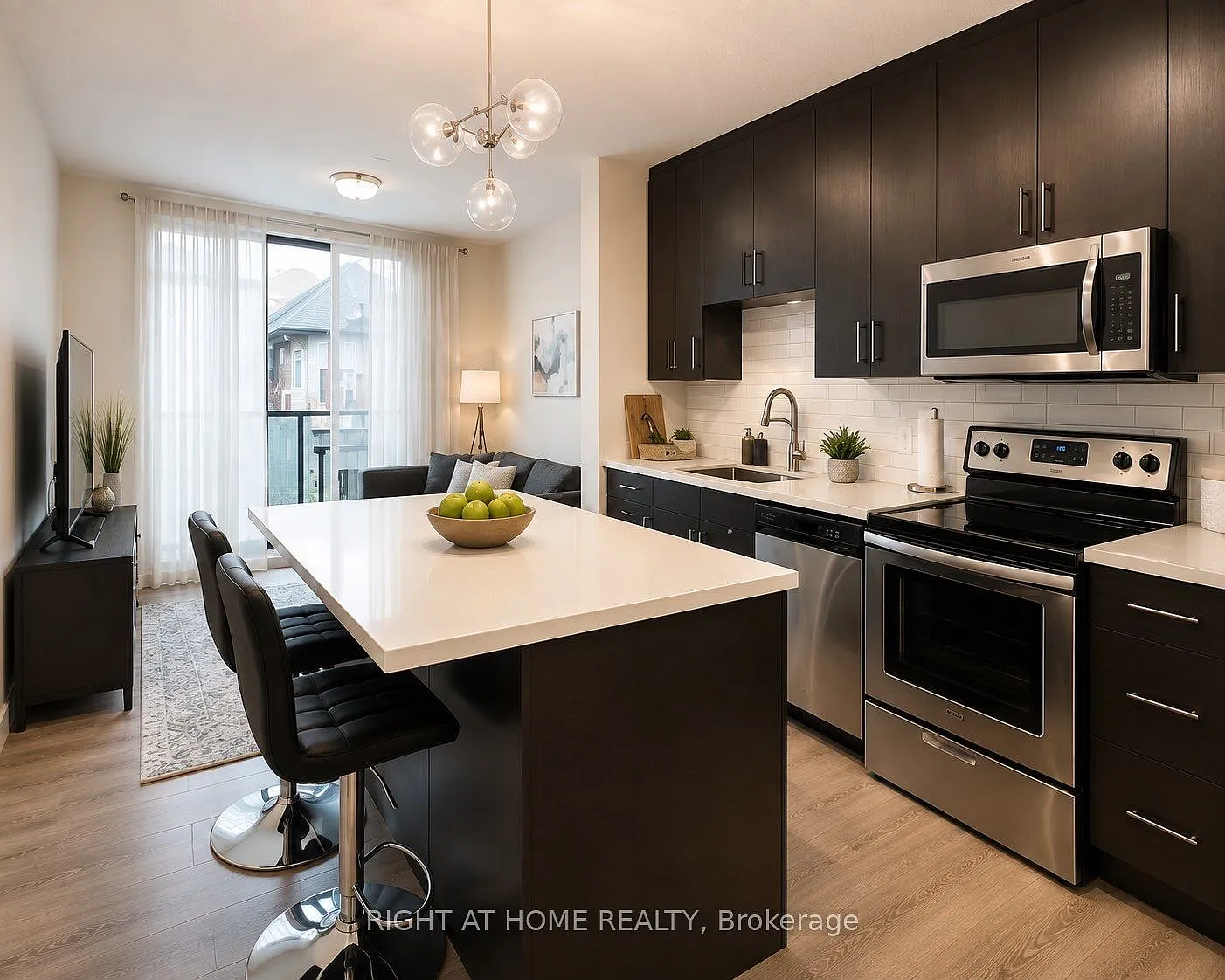 2 bed, $2,000 — Photo 2