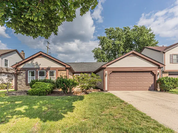 5 Newtown Ct E, Buffalo Grove, IL 60089