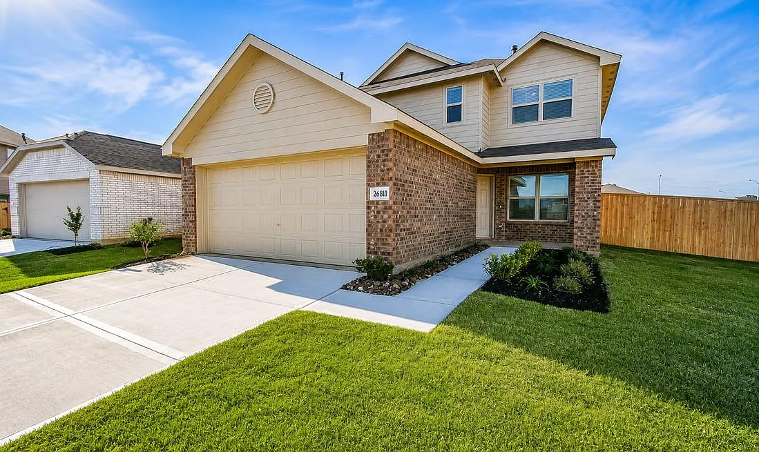 4 bed, 2.5 bath, 1851 sqft, $2,200 — Photo 3