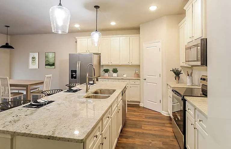 1227 Spring Marsh Ct NE — Photo 2