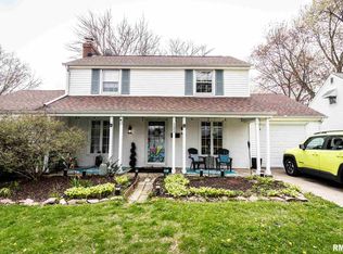 122 W Wynnwood Dr, Peoria, IL 61614