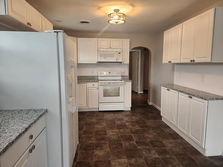 11837 Robinwood Dr — Photo 7