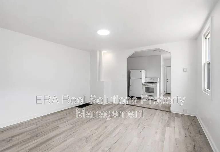 150 S Cypress Ave — Photo 15