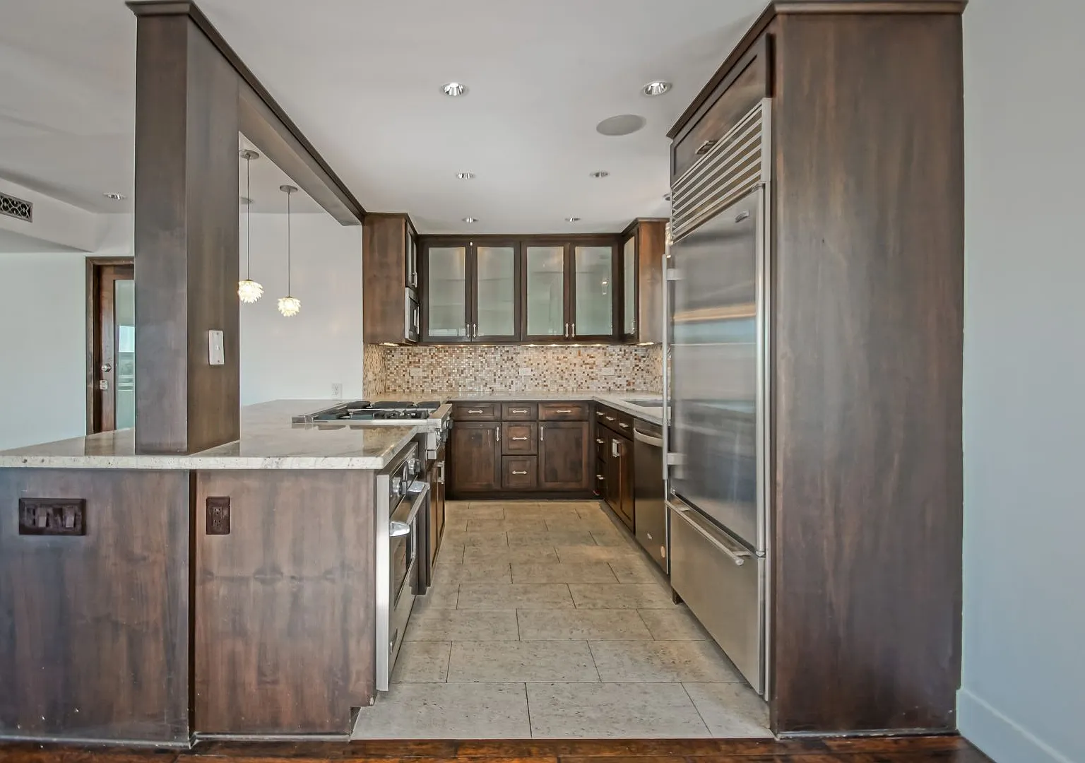Beautifully Remodeled & Bright 2-Story Apartment W/ Ocean & Pier Views, Balcony & 2-Car Parking I... — Photo 4
