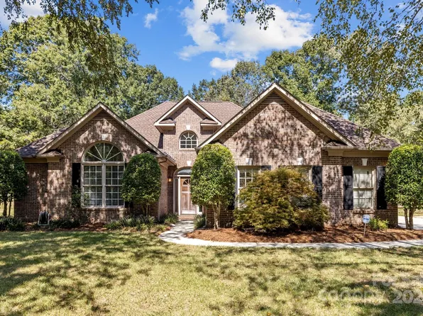 7527 Hogans Bluff Ln, Mint Hill, NC 28227