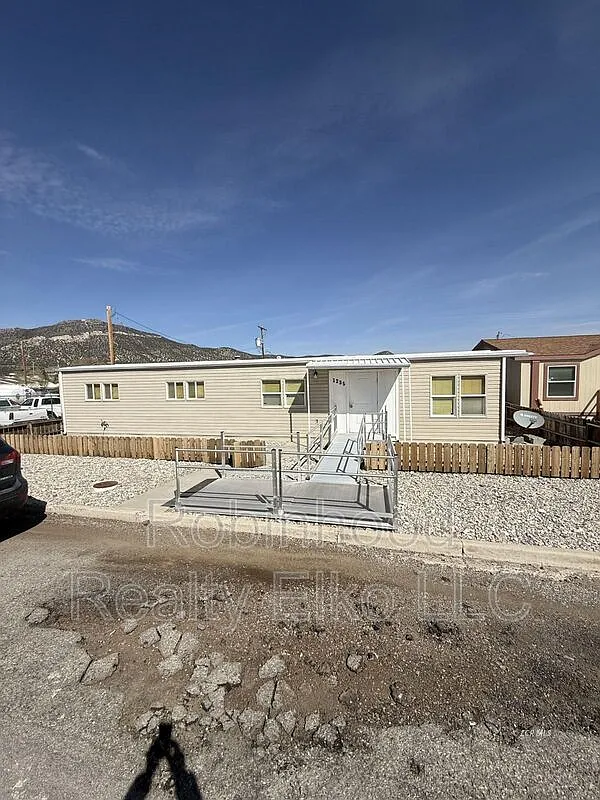 2 bed, 2.0 bath, 1100 sqft, $1,500 — Photo 3