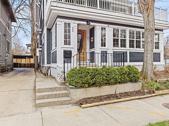 5th image of 22 Grand Ave NE