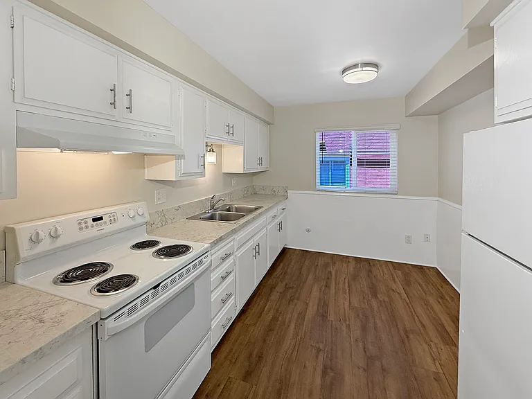 4835 Niagara Ave #2 — Photo 6