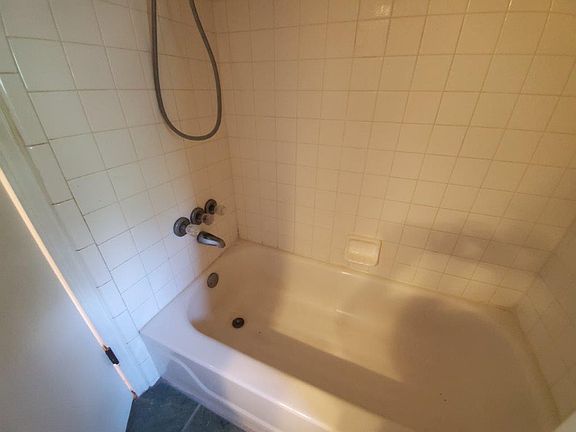 5th image of 1115 NW 52nd Cir