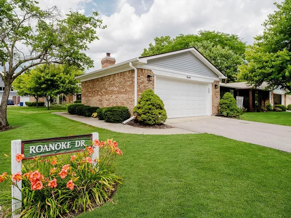 1540 Roanoke Dr, Zionsville, IN 46077