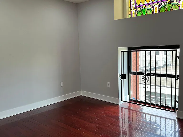 304 Richmond St #5 — Photo 8