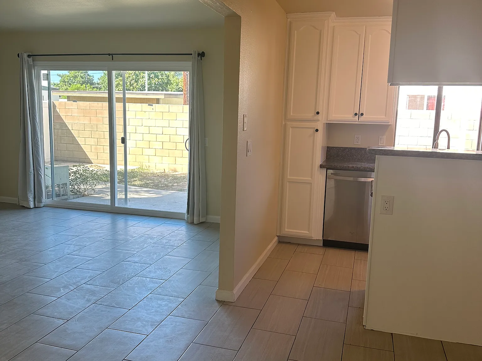 4 bed, 2.5 bath, 1451 sqft, $3,100 — Photo 4
