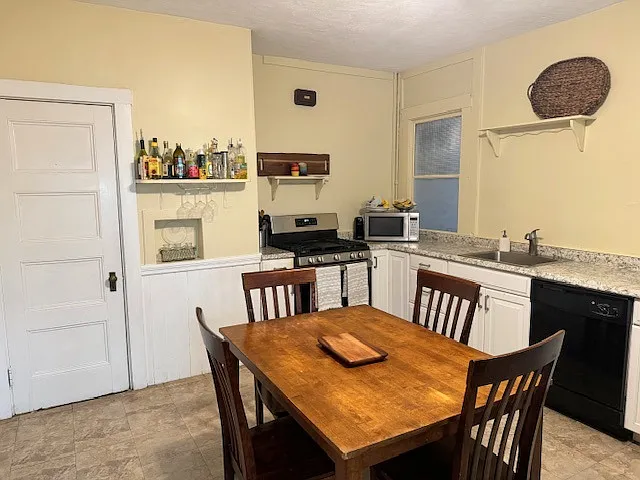 46 Dustin St #1 — Photo 6