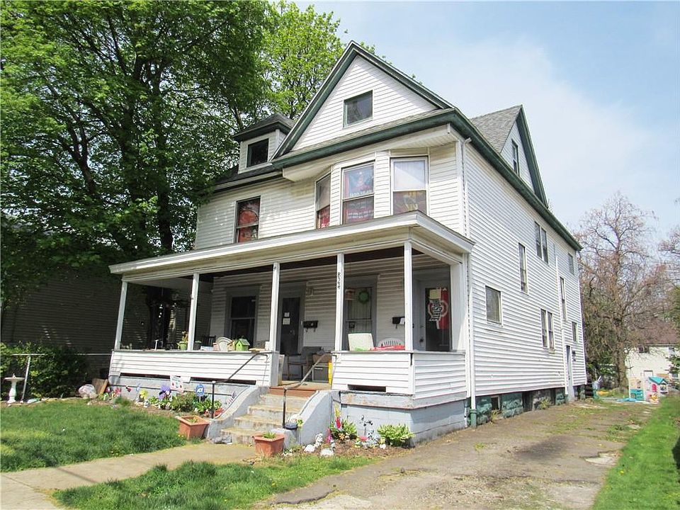 1st image of 824 E 21st St