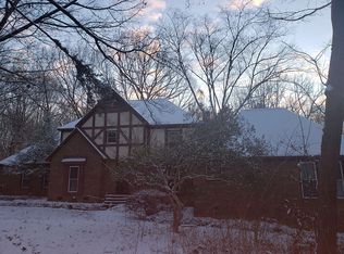 517 Raintree Dr, Matthews, NC 28104