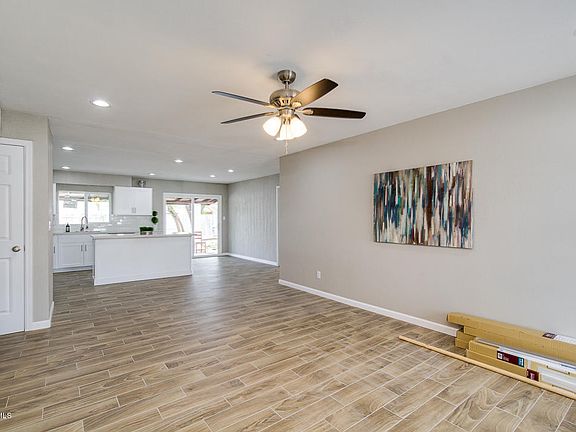 4th image of 2543 E Hampton Ave