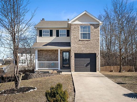 2nd image of 25 Rivers Bend Ct