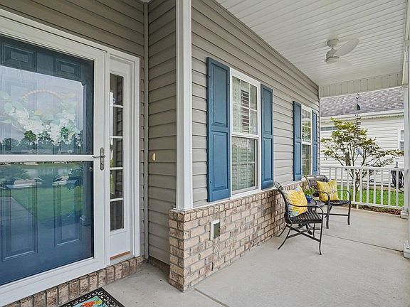 3rd image of 408 Windermere Lake Circle