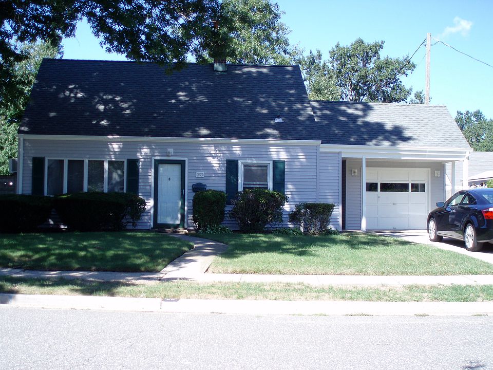 1st image of 20 Lily Ln