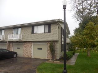 2 Eastham Ct, Schaumburg, IL 60193