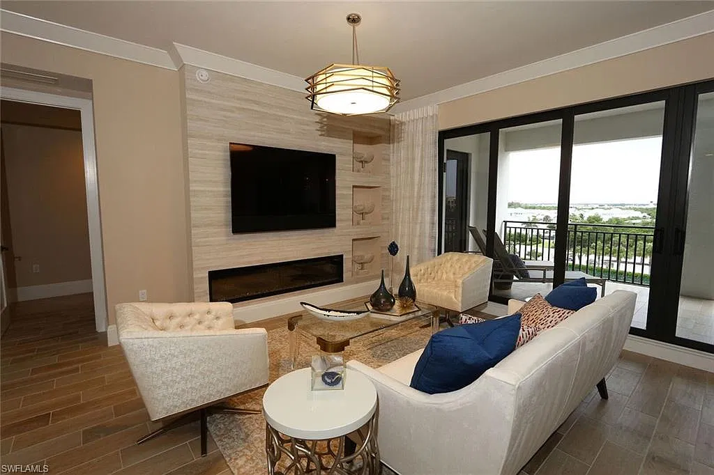2 bed, 2.5 bath, 1800 sqft, $10,500 — Photo 3