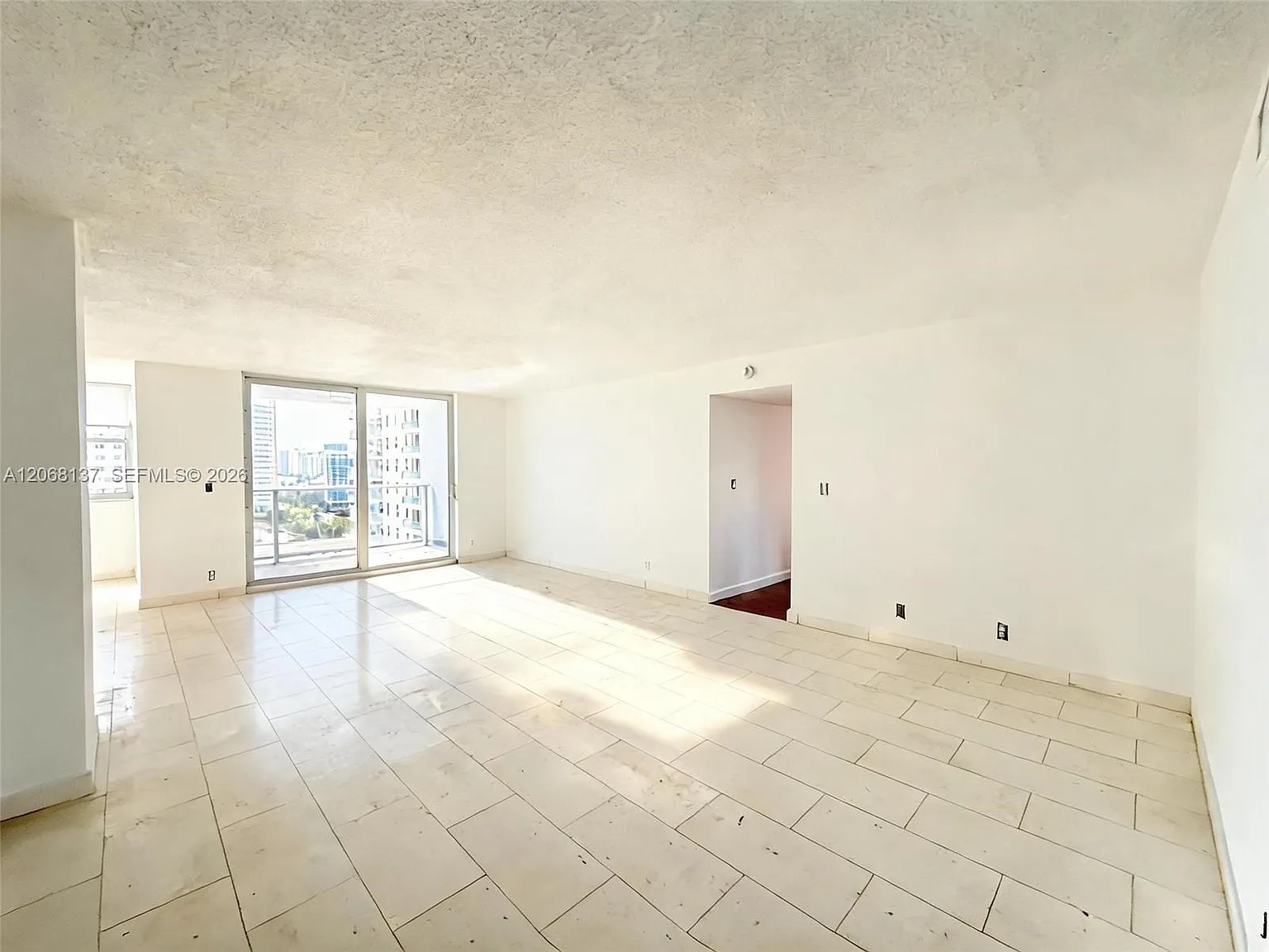 1904 S Ocean Dr — Photo 4