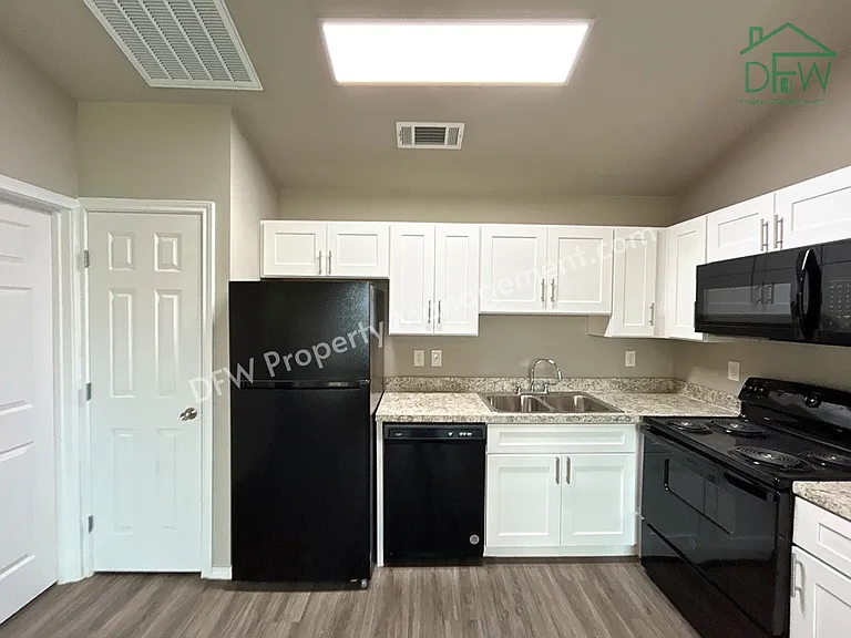 6108 Abrams Rd #B — Photo 6