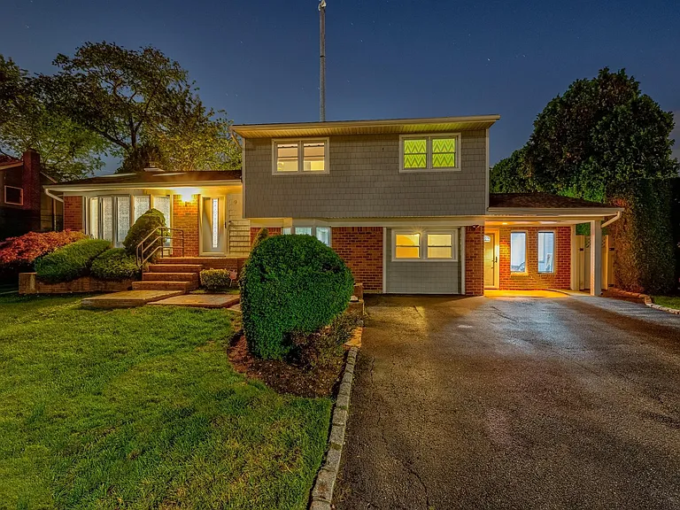 9 Lakeville Ln — Photo 5