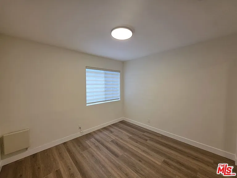535 W 4th St #110 — Photo 9