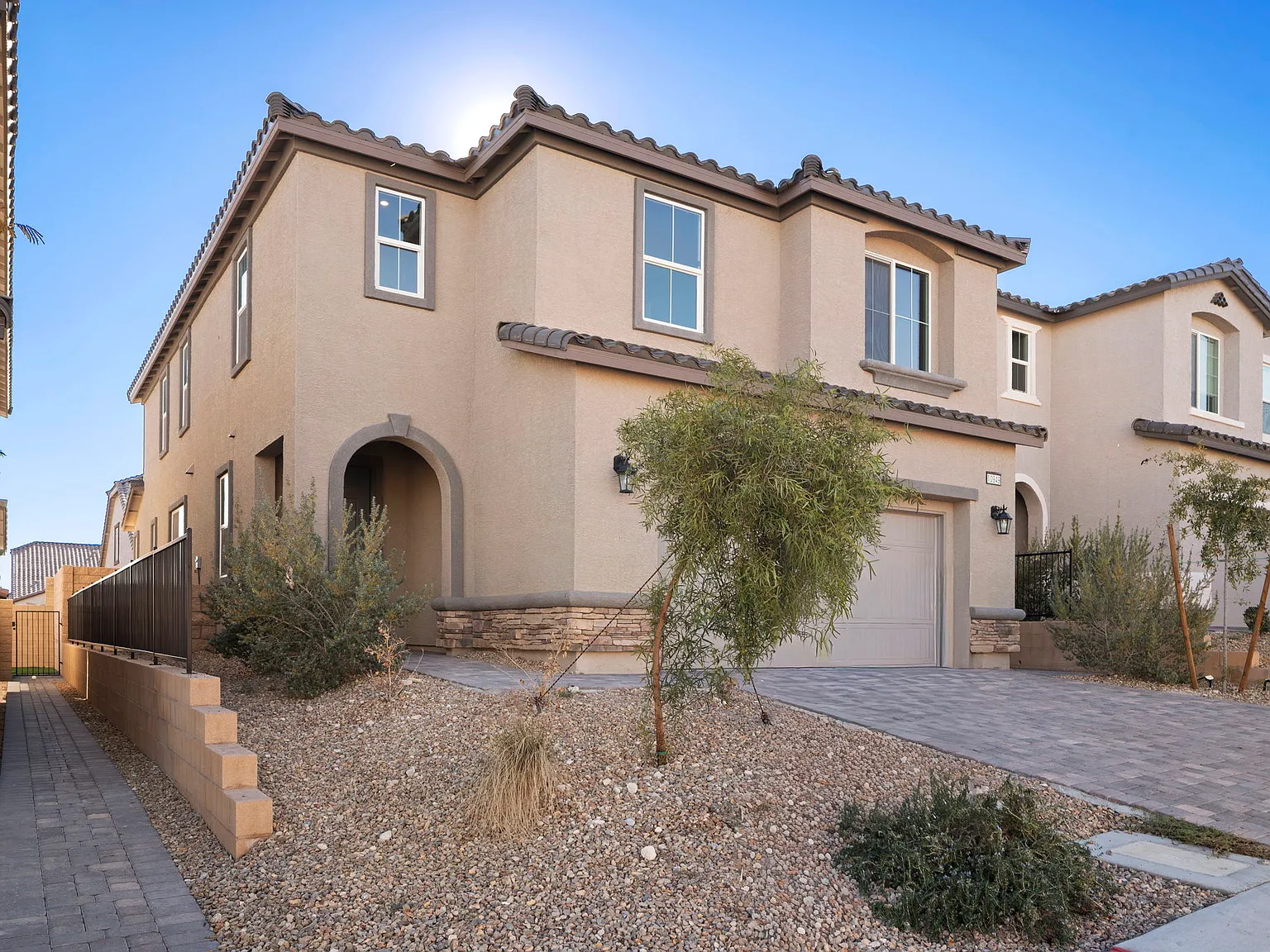 5 bed, 3.5 bath, 2718 sqft, $2,950 — Photo 4